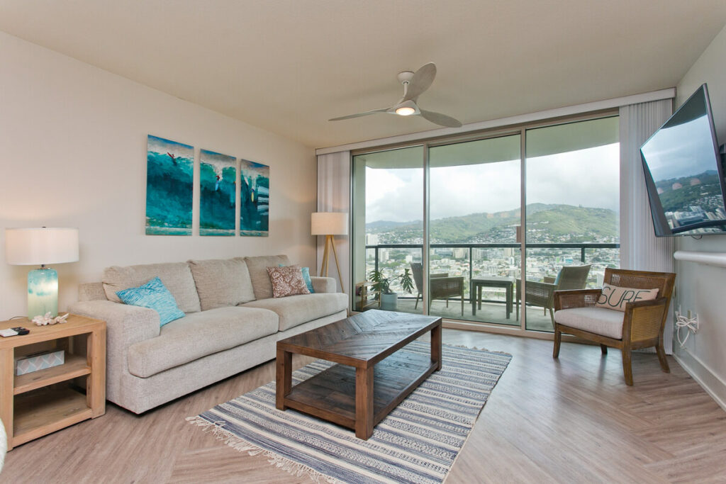 Spacious High Floor Luxury Condo – Allure Waikiki